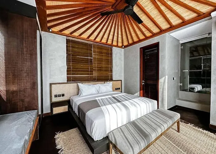 Villa Nakula - Designer 3 Level Only 5 Mins To *