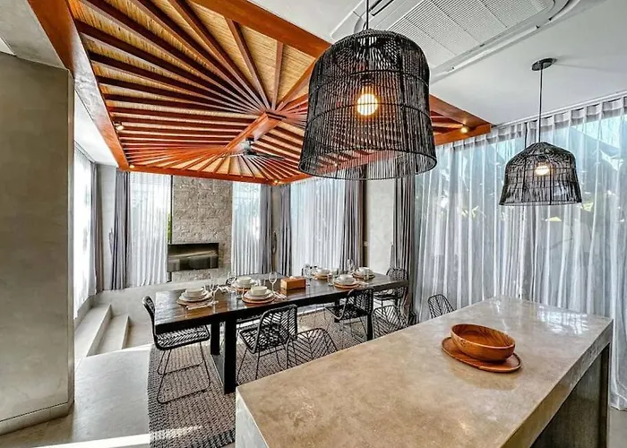 Nakula - Designer 3 Level Only 5 Mins To Villa *
