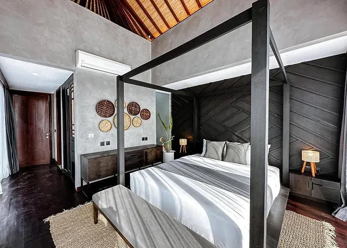 Villa Nakula - Designer 3 Level Only 5 Mins To Canggu