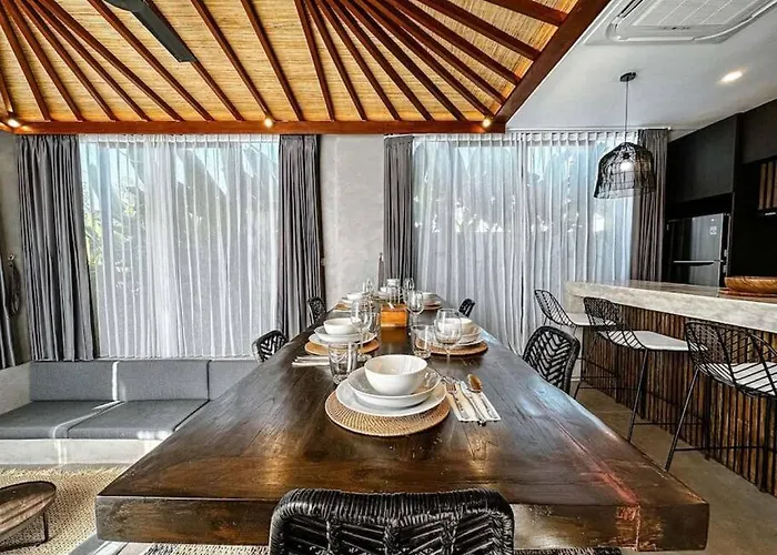 Nakula - Designer 3 Level Only 5 Mins To Canggu