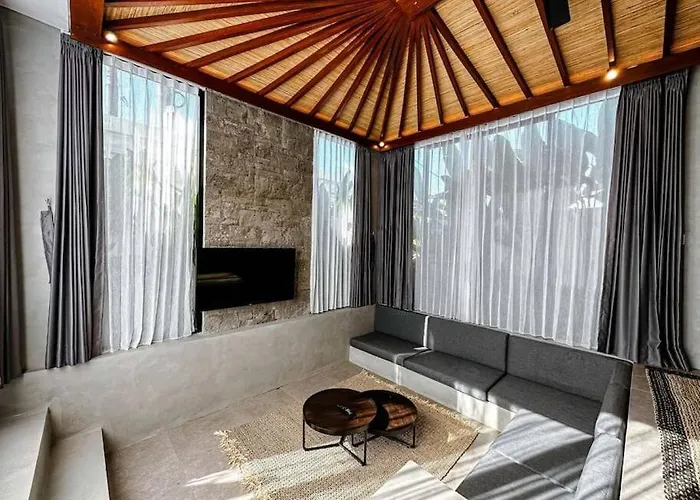 Villa Nakula - Designer 3 Level Only 5 Mins To Canggu